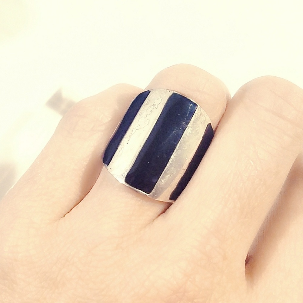 Vintage Silver & Enamel Wide Ring- Size 7 - Picture 4 of 5